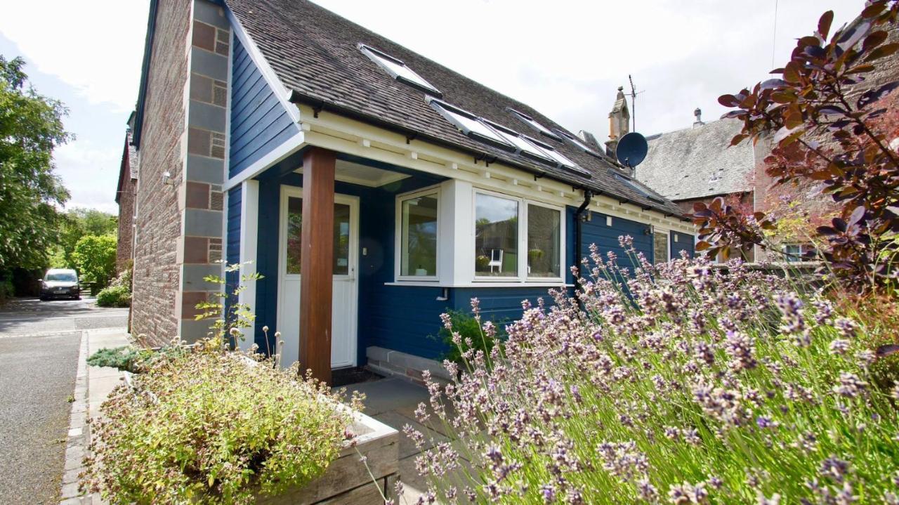 Fire Station Cottage Comrie Exterior photo
